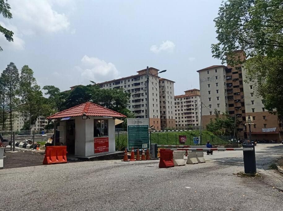Pangsapuri 3 Budget *